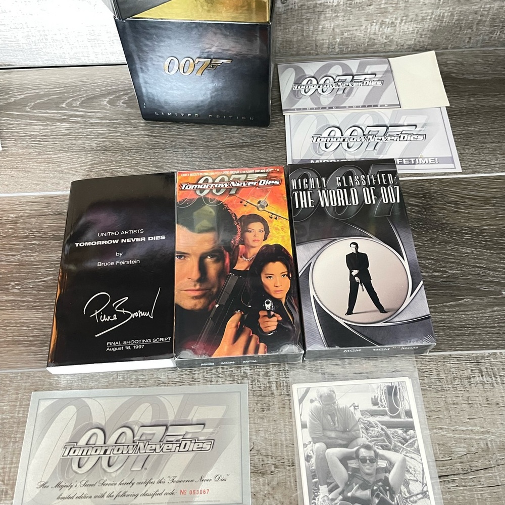 New James Bond Tomorrow Never Dies Limited Edition Box (VHS) 007 Collectors Set